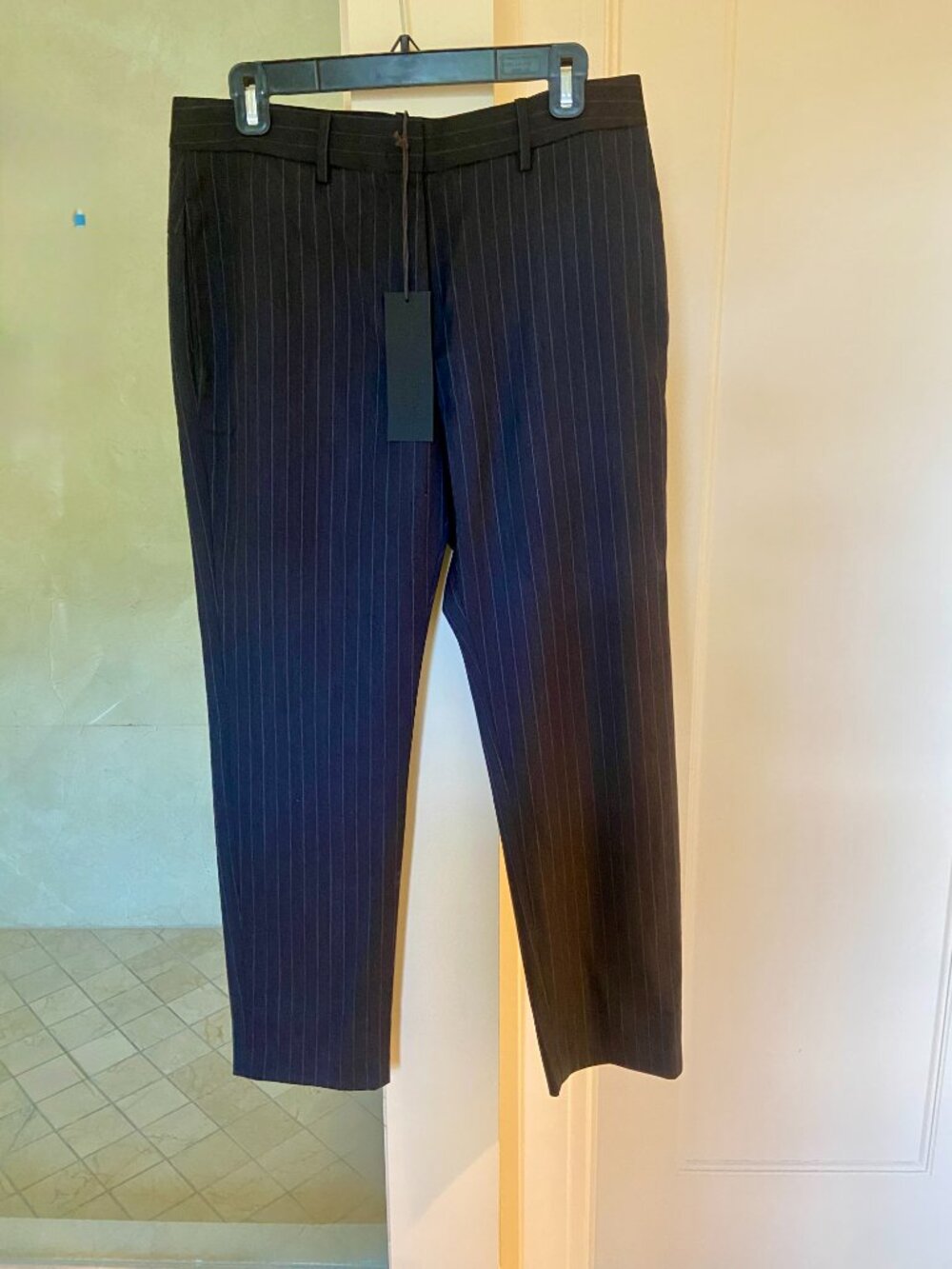 NWT Nili Lotan Tel Aviv Pant, Lightweight Wool, Charcoal Stripe, Size 8 - Picture 2 of 7